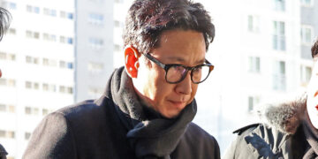 ‘마약 혐의’ 이선균, 차 안에서 숨진 채 발견