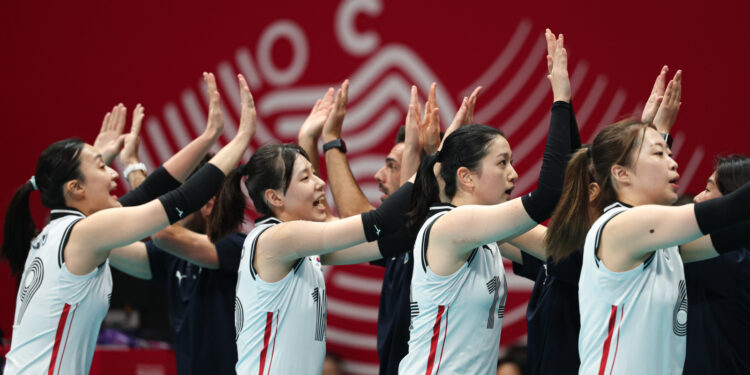 흔들리는 韓 배구… 흔들림 없는 팬심