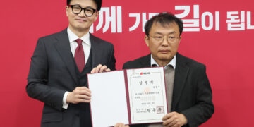 “노인 빨리 가셔야” 논란 일자…한동훈, 대한노인회장에 직접 사과