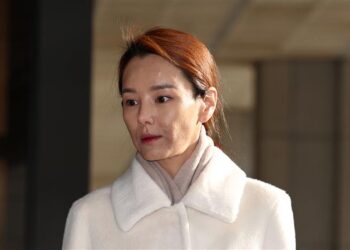 [포토] ‘이정섭 비위 의혹’ 제보, 강미정 아나운서 검찰 출석