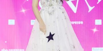 [포토] 시선 사로잡는 레드카펫 여신들