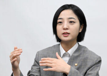 “탈당하라” 비판에도 류호정 “안 한다 할 생각 없다”