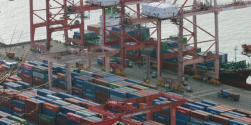 韓 최대 교역국, 20년 만에 中서 美로