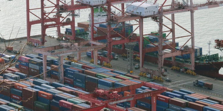 韓 최대 교역국, 20년 만에 中서 美로