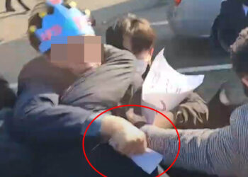 흉기 피습 이재명, 2시간 혈관재건술 후 중환자실서 회복중