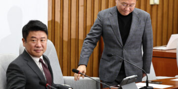 與 “의대 지역선발전형 확대…필수 의료 수가 상향 추진”