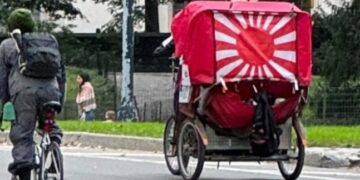 뉴욕 거리에 등장한 ‘욱일기 인력거’…“아시아인들에 전쟁공포 상기”