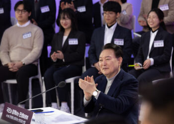 尹 “박정희·이병철은 ‘반도체 선각자’…내년 R&D 예산 대폭 증액”