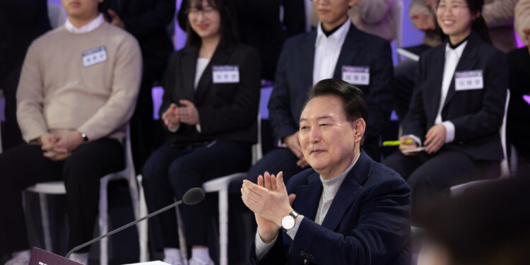 尹 “박정희·이병철은 ‘반도체 선각자’…내년 R&D 예산 대폭 증액”