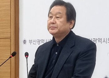 ‘무대의 귀환’ 도전…부산 출마 김무성 “부당한 컷오프는 무소속 출마”