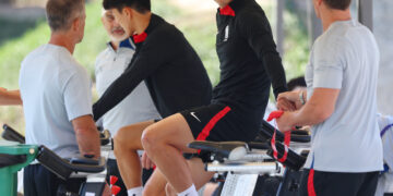 맨유에 지지는 않았지만… ‘캡틴 손’ 너무 그리웠던 토트넘