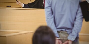 아들 아닌 ‘고아, 머슴, 짐승’…섬마을 입양 40년, 아버지를 찔렀다