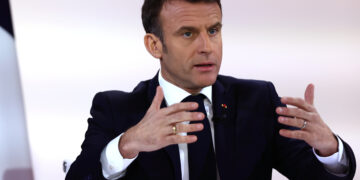 출산휴가 6개월로 늘리는데…“우리 자궁 내버려 둬” 반발 나온 나라