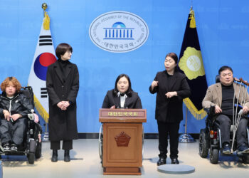 민주 장애인 당원 10명 집단 탈당…“이재명 대표 되고 고립”