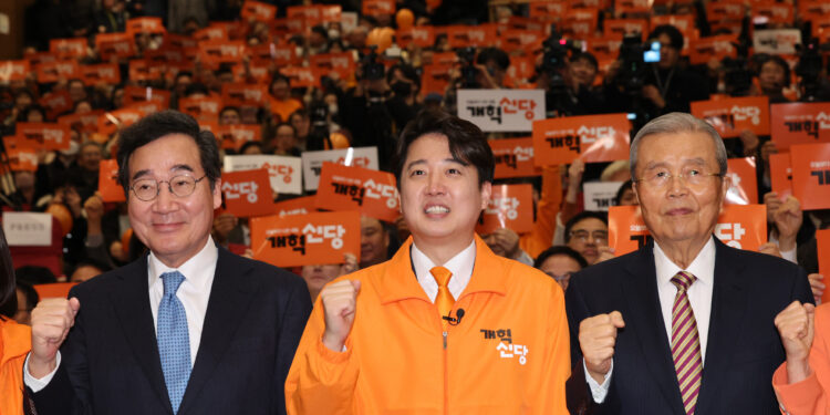 이준석 “두 번째 초대 당대표…가장 허례허식 없이 창당”