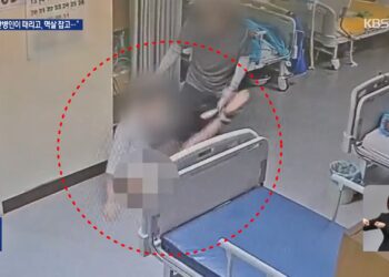 환자 때리고 짐짝처럼 끌고 다닌 간병인…요양병원 “최선 다한 것”