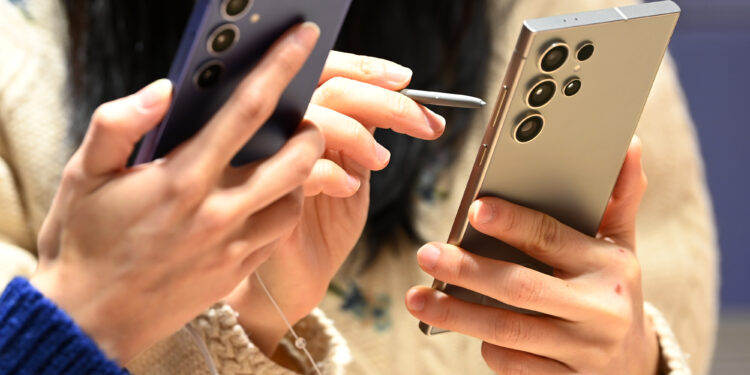 하루에 17만 3000대씩 팔렸다…갤럭시S24, 사전판매 신기록