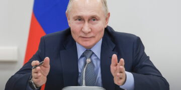 푸틴 “추락 수송기 우크라이나가 격추… 다 공개될 것”