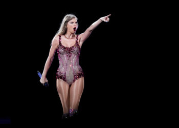 테일러 스위프트도 당했다…노골적 음란물 유포