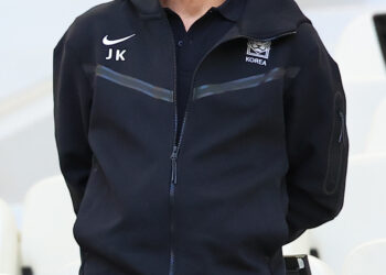 열린 ‘뒷문’… ‘뒷짐’ 클린스만 | 서울신문