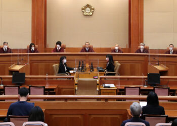 임신 32주 전 ‘태아 성감별 금지’ 위헌 결정 “남아선호 쇠퇴”