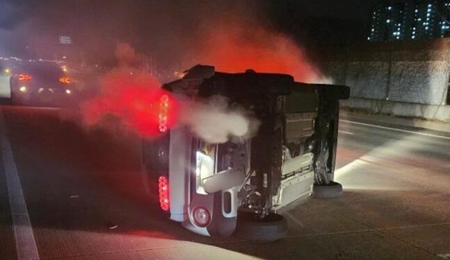 “뒤집힌 차에서 절 꺼내준 남성 세분”…아찔한 사고, 은인 찾아나선 차주