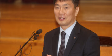 이복현 “부동산PF 책임 회피하는 금융사 퇴출시킬 것”