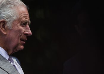 찰스 3세 英 국왕 암 진단… 공식활동 스톱 ‘왕실 비상’