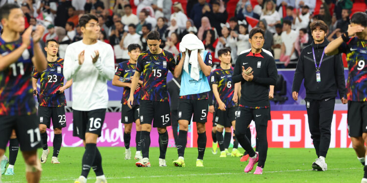 ‘사퇴 생각’ 없다는 클린스만… 선수들은 “나에게 질타해 주길”