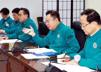 전운 감도는 정부·의료계…복지부, 연휴 첫날 의사단체 집단행동 대비