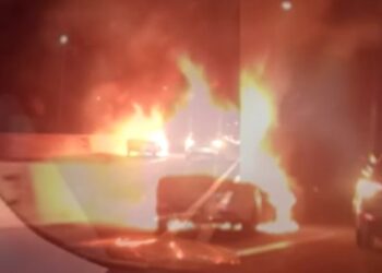 중부내륙고속도 여주분기점 부근서 K5 전소…귀성길 정체