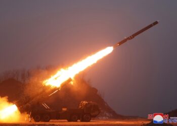 합참 “북한 순항미사일 여러 발 동해서 포착”