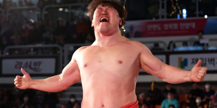 마흔하나, 김보경의 씨름은 계속된다…최고령 장사 등극 신기록