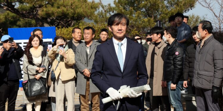 조국 “신당 창당” 야권 연합론 제시… ‘조국의 강’ 건넌 민주는 곤혹