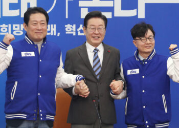 이재명 “떡잎 져야 새순 자라”… ‘뇌물 재판’ 노웅래는 출마 강행