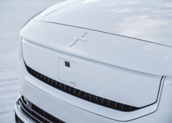 “보조금 포기 못해”… 수입 전기차 줄줄이 가격 인하