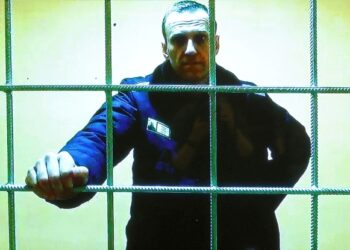 ‘푸틴 정적’ 나발니, 시베리아 감옥서 사망 “산책 중 의식 잃어”