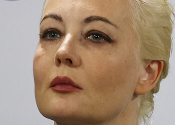 급사한 ‘푸틴 정적’ 나발니 아내 “끔찍한 러시아 정권 물리쳐야”