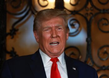 4800억원 ‘벌금 폭탄’ 맞은 트럼프… “재정적 쓰나미 직면 가능성”