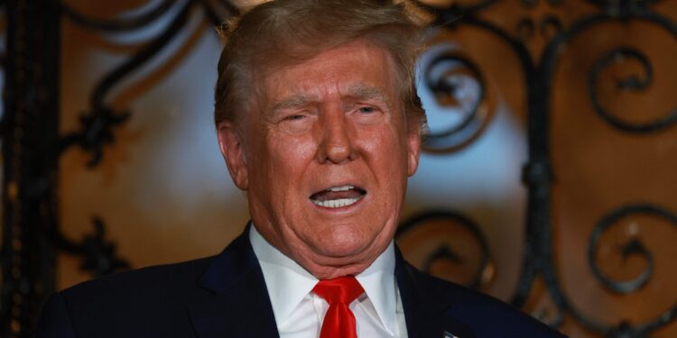 4800억원 ‘벌금 폭탄’ 맞은 트럼프… “재정적 쓰나미 직면 가능성”