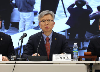 의협 비대위, 첫 회의서 “정부 야욕 막아야”… 국힘 “어떤 구제·선처도 없다”