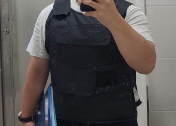 학생 협박에 방검복 입고 출근한 교사, 그 사연은?