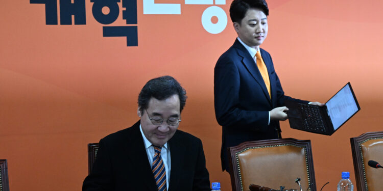 ‘총선 지휘권’ 충돌… “이준석 사당화” 최고위 박차고 나간 이낙연