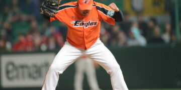 이글스 가을 야구 날개 편다