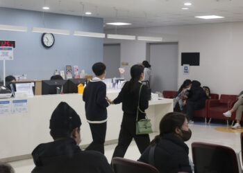 중재 나선 의대 교수들… 일부 강경파는 ‘겸직 해제’ 주장도