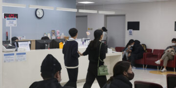 중재 나선 의대 교수들… 일부 강경파는 ‘겸직 해제’ 주장도