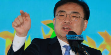 조국신당 영입 1호 신장식…“음주·무면허운전은 죄송”