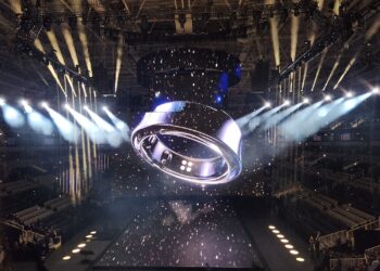 삼성 ‘갤럭시 링’ 실물 첫 공개… 잘 때도 건강 체크 ‘절대반지’