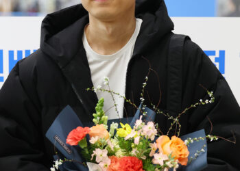 한국 4연패 이끈 신진서 “할머니와 같이 싸웠다”