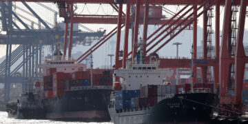 한국인 최초 여성 선장, 국내 첫 여성 도선사 됐다